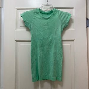 Lululemon swiftly tech green tee